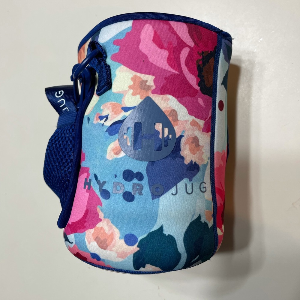 Floral hydrojug sleeve